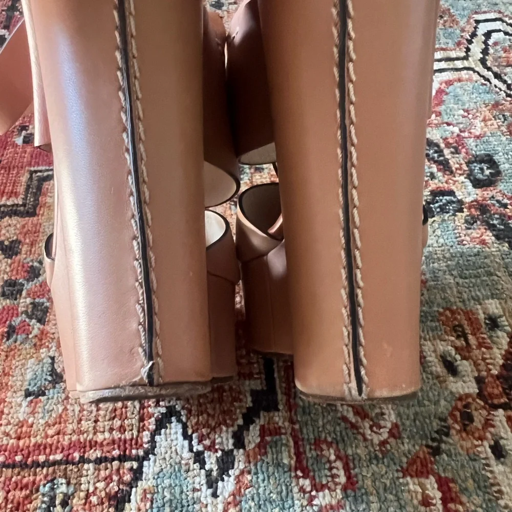 Chloe - Picture 7 of 8